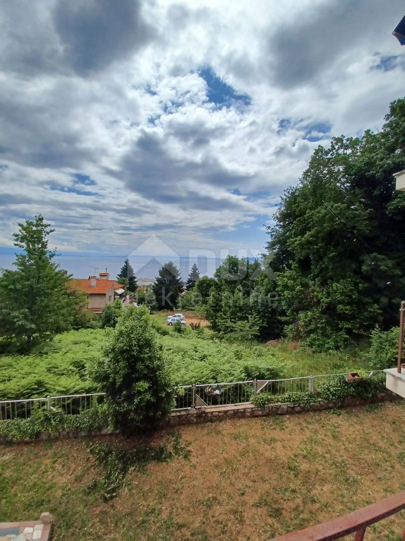 OPATIJA, LOVRAN - stanovanje 121m2 DB+3S s pogledom na morje + okolica 600m2