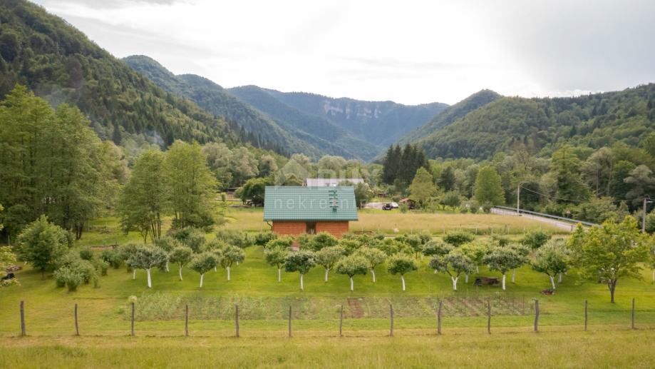 GORSKI KOTAR, BROD NA KUPI - Zazidljivo zemljišče 1960m2!