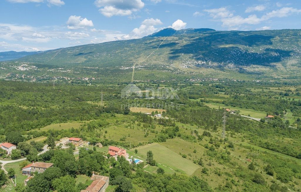 ISTRA, KOSTRČANI - prodaja kompleksa kmetijskih zemljišč!