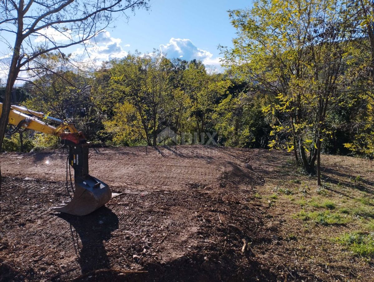 OPATIJA, MIHOTIĆI - Gradbeno zemljišče 1000 m2 za stanovanjski objekt / stanovanja / družinsko hišo.