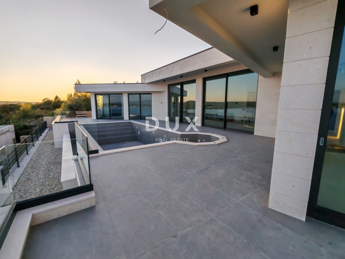 ZADAR, POSEDARJE - Očarljiva pritlična vila s panoramskim pogledom na morje!