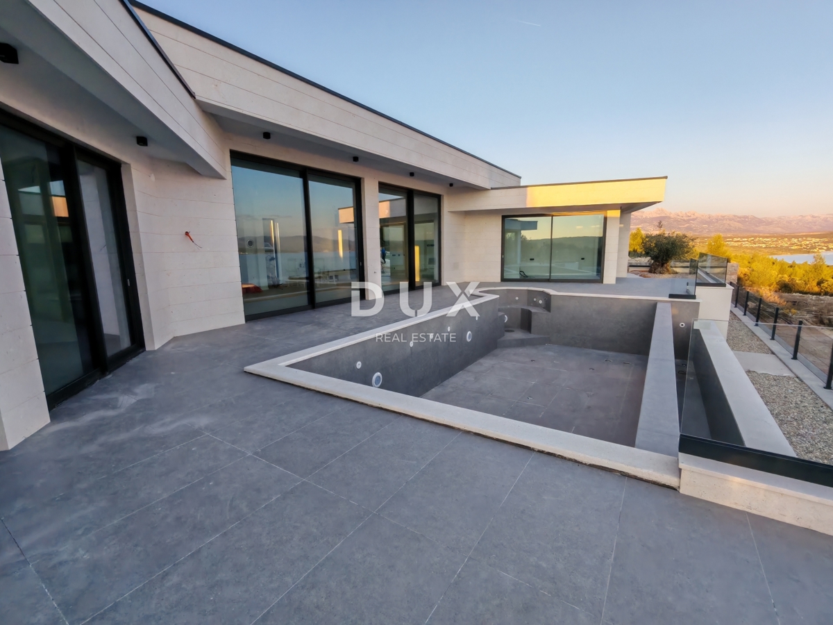 ZADAR, POSEDARJE - Očarljiva pritlična vila s panoramskim pogledom na morje!