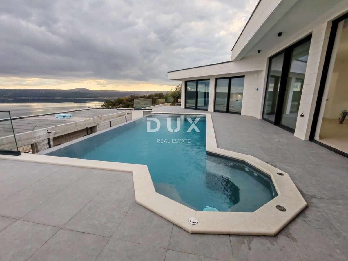 ZADAR, POSEDARJE - Očarljiva pritlična vila s panoramskim pogledom na morje!