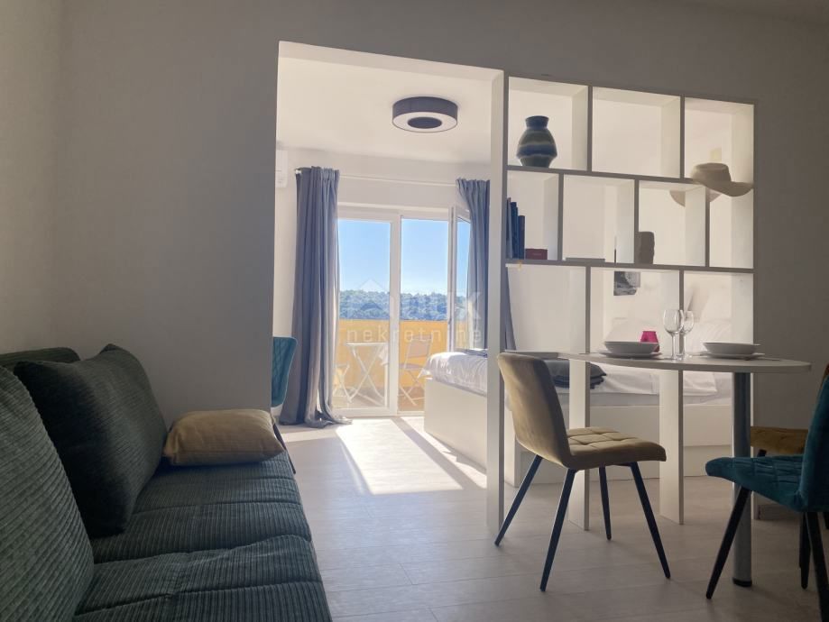 OTOK RAB, KAMPOR - Lepo urejen apartma na mirni lokaciji