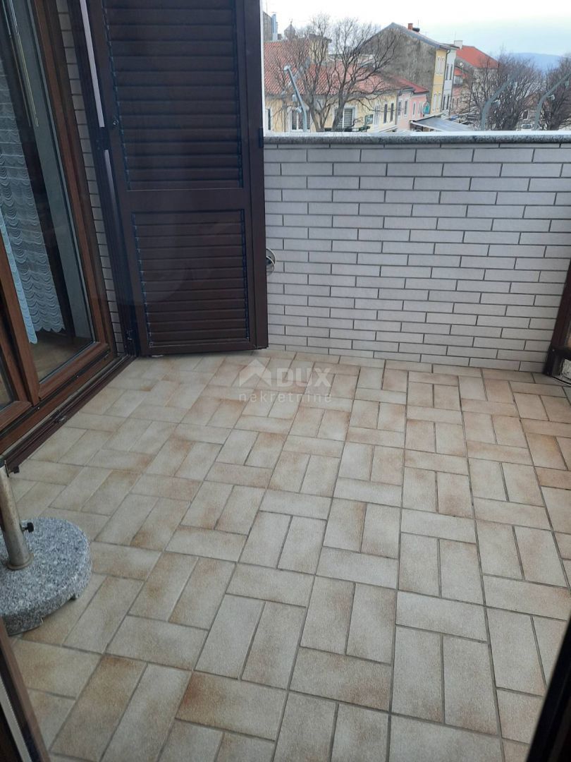 NOVI VINODOLSKI, CENTER - stanovanje v strogem centru na odlični lokaciji! PRILOŽNOST!