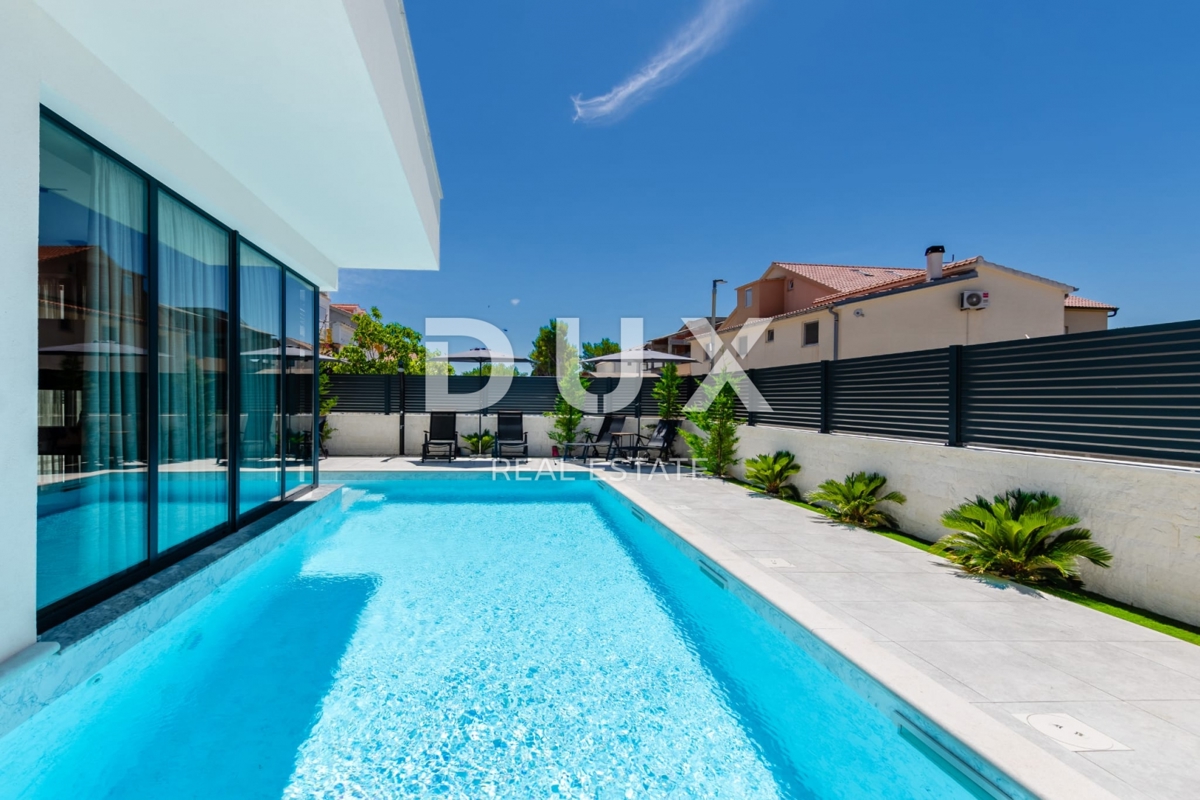 ZADAR, VRSI - Luksuzna vila s pogledom na morje v izgradnji