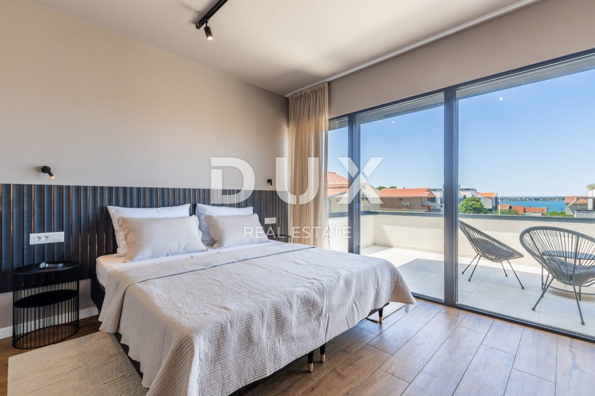 ZADAR, VRSI - Luksuzna vila s pogledom na morje v izgradnji