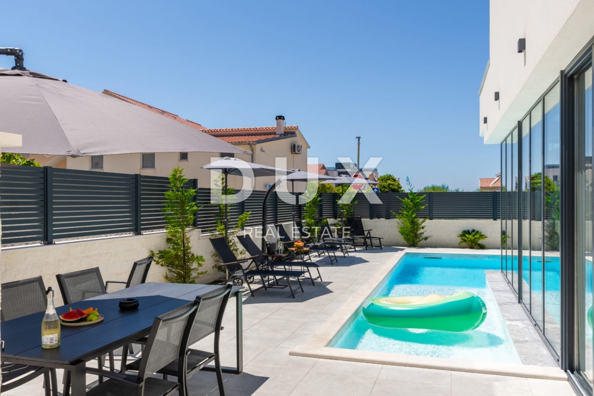 ZADAR, VRSI - Luksuzna vila s pogledom na morje v izgradnji