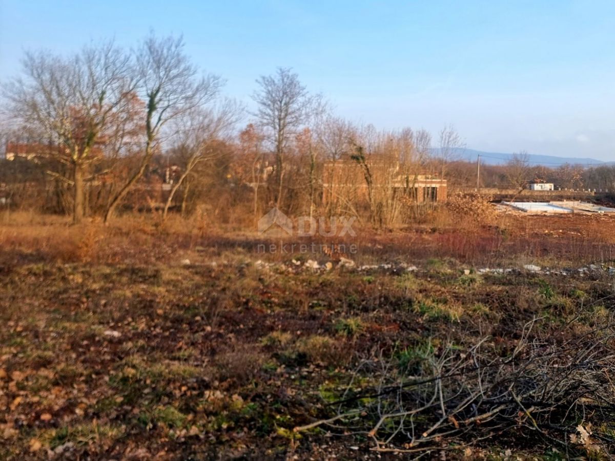 ISTRA, LABIN - Zemljišče z gradbenim dovoljenjem na odlični lokaciji