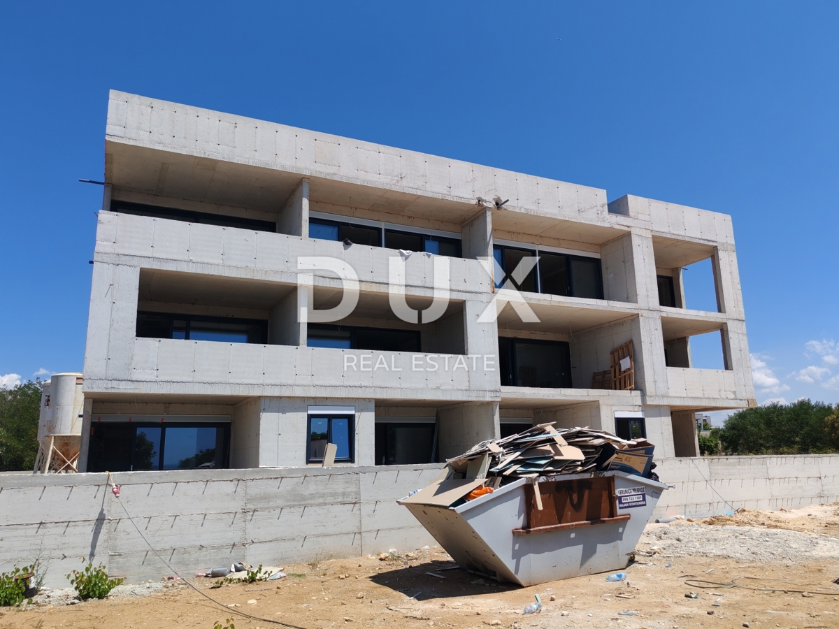 ZADAR, PRIVLAKA - Ekskluzivna priložnost za luksuzno življenje ob plaži v moderni novogradnji! S2
