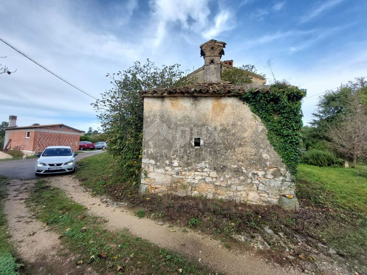 ISTRA, PIĆAN - Dve kamniti hiši za obnovo, priložnost!