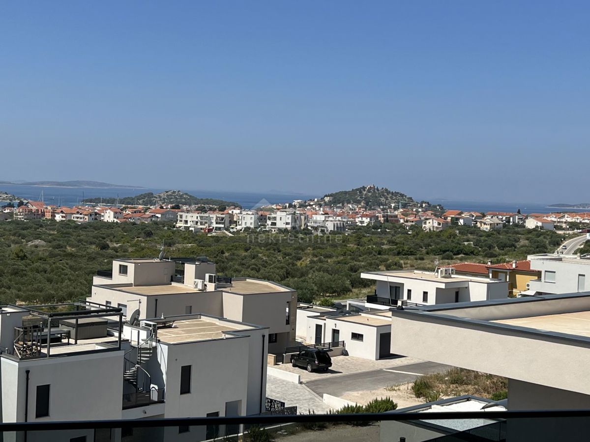 Hiša Vodice, 300m2