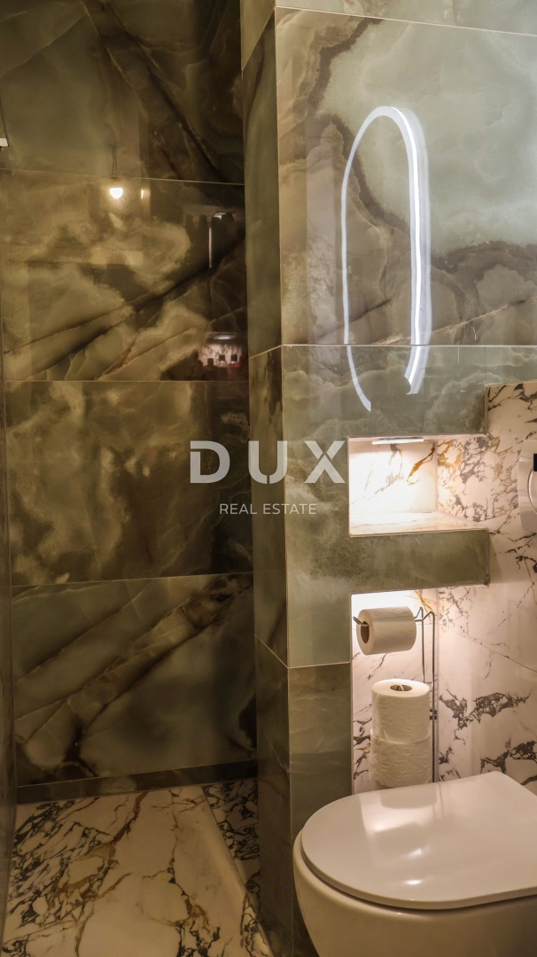 ZADAR, SVETI FILIP I JAKOV - Popolnoma opremljena novogradnja z 220 m2 vrta in pogledom na morje!