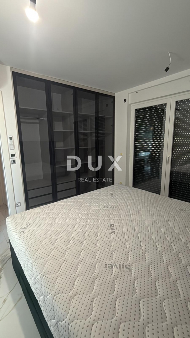 ZADAR, SVETI FILIP I JAKOV - Popolnoma opremljena novogradnja z 220 m2 vrta in pogledom na morje!