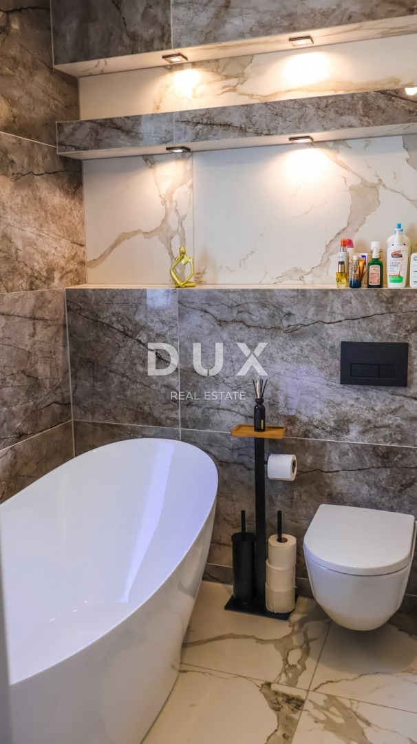 ZADAR, SVETI FILIP I JAKOV - Popolnoma opremljena novogradnja z 220 m2 vrta in pogledom na morje!