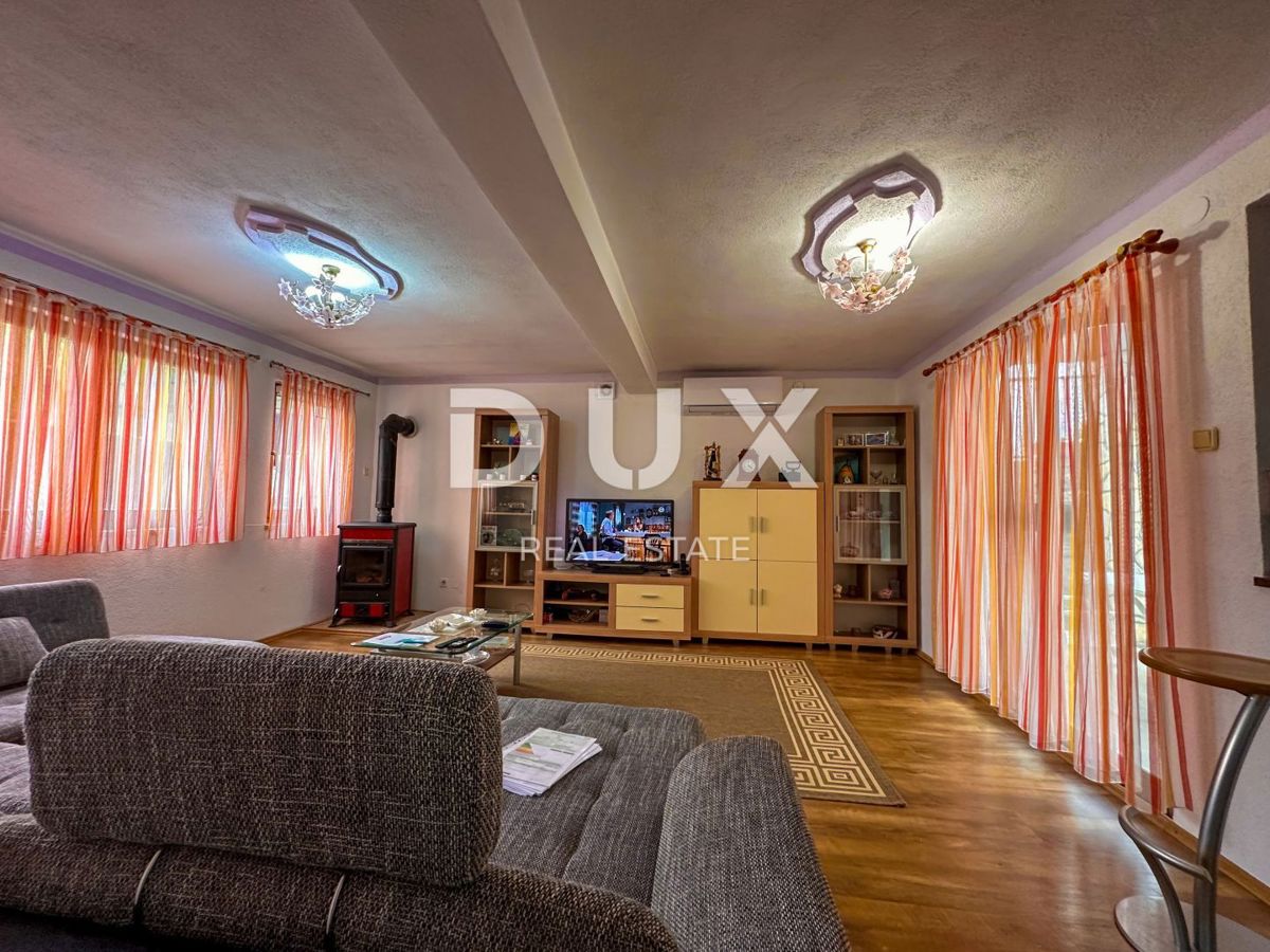 RIJEKA, TRSAT - PRILOŽNOST stanovanje 3s, 1. nadstropje, balkon, pogled na morje