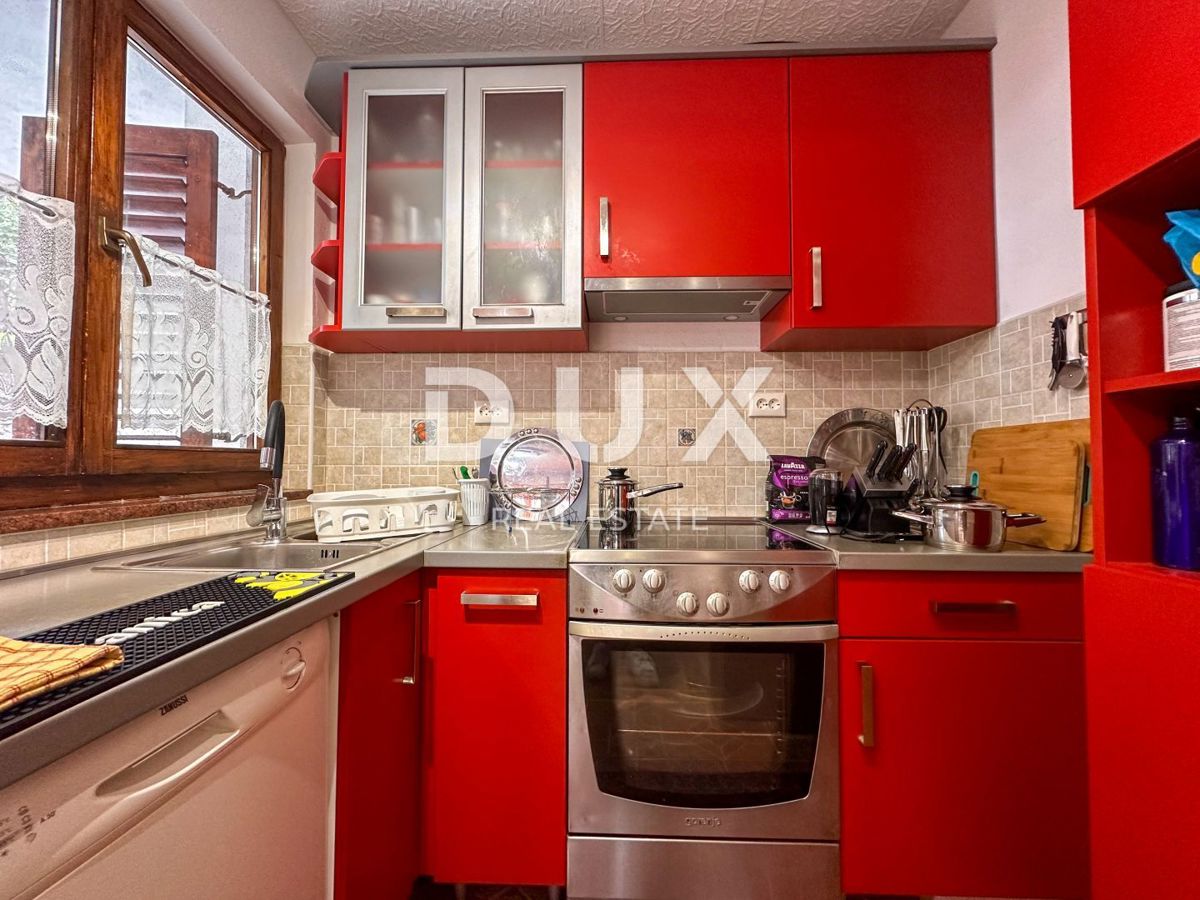 RIJEKA, TRSAT - PRILOŽNOST stanovanje 3s, 1. nadstropje, balkon, pogled na morje