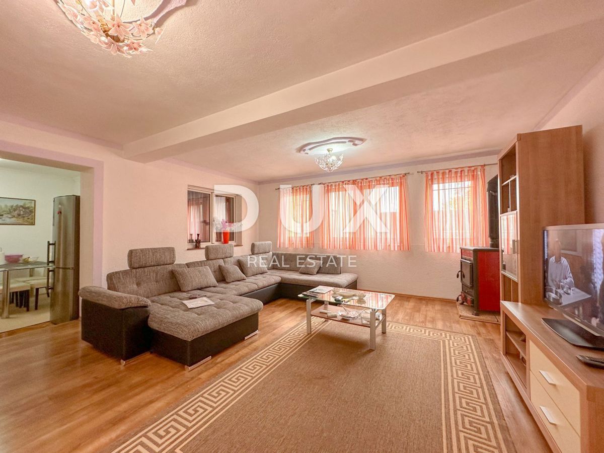 RIJEKA, TRSAT - PRILOŽNOST stanovanje 3s, 1. nadstropje, balkon, pogled na morje