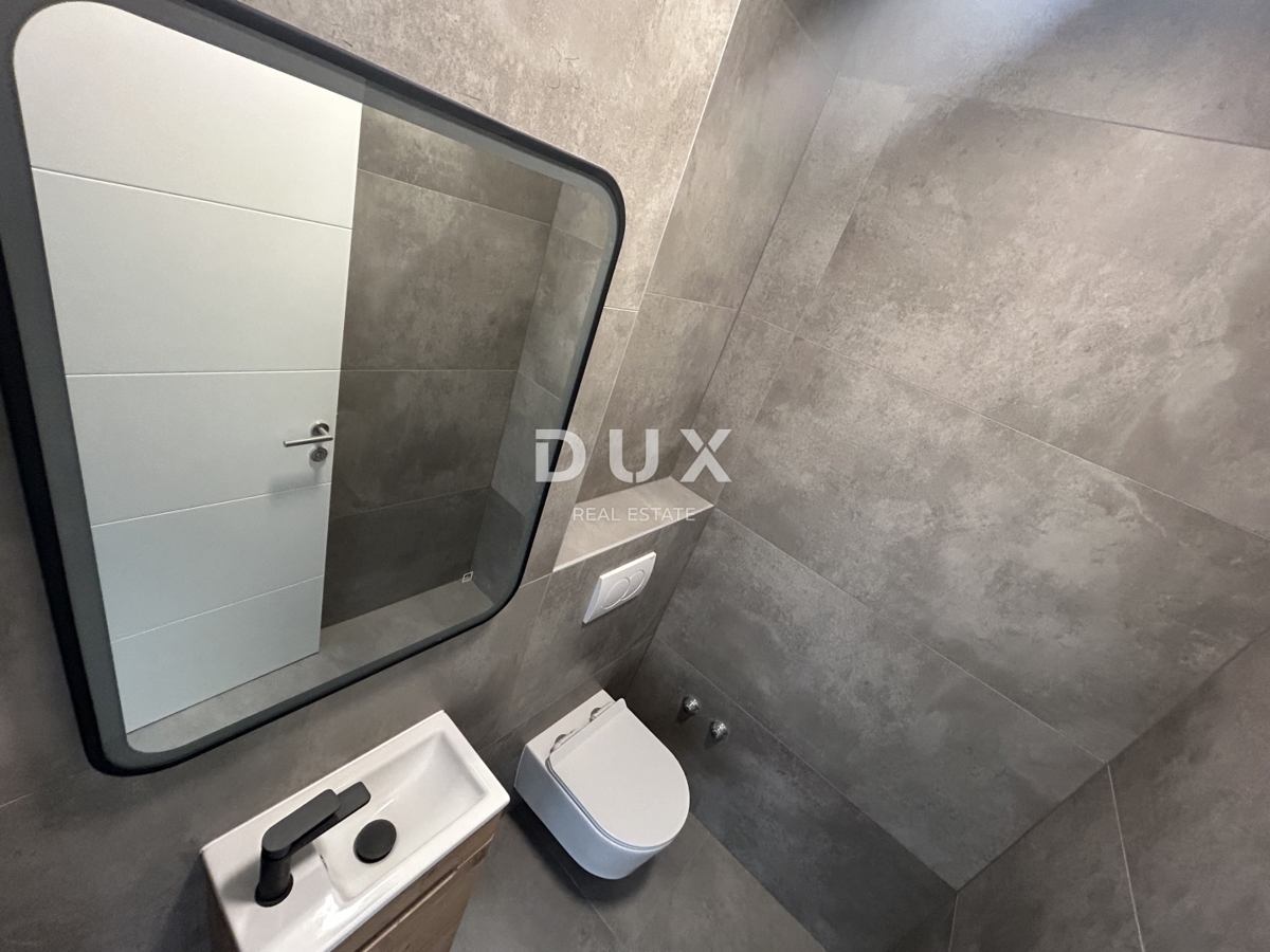 ŠIBENIK, VODICE – Dvostanovanjsko stanovanje z dvoriščem na mirni lokaciji