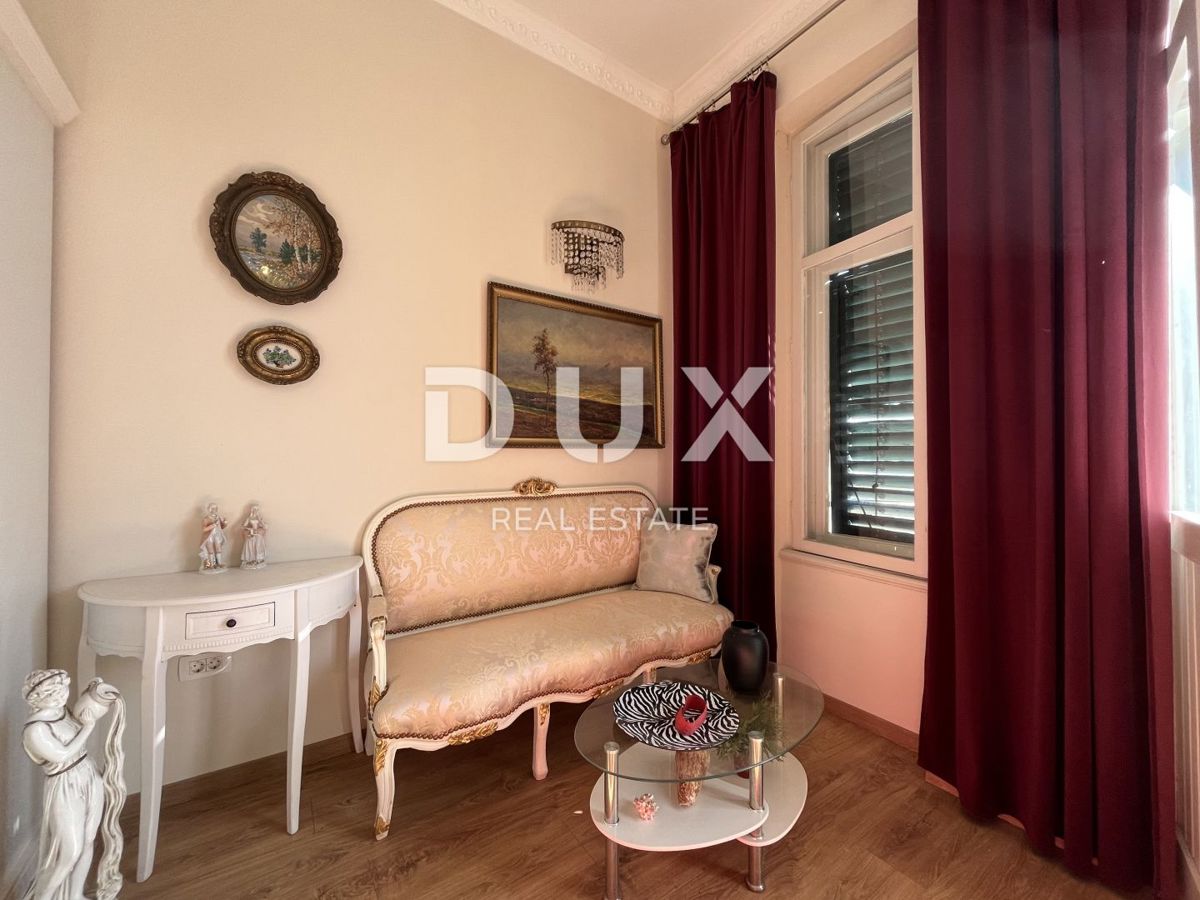 OPATIJA, CENTER - Apartma z razgledom in parkiriščem v zgodovinski vili
