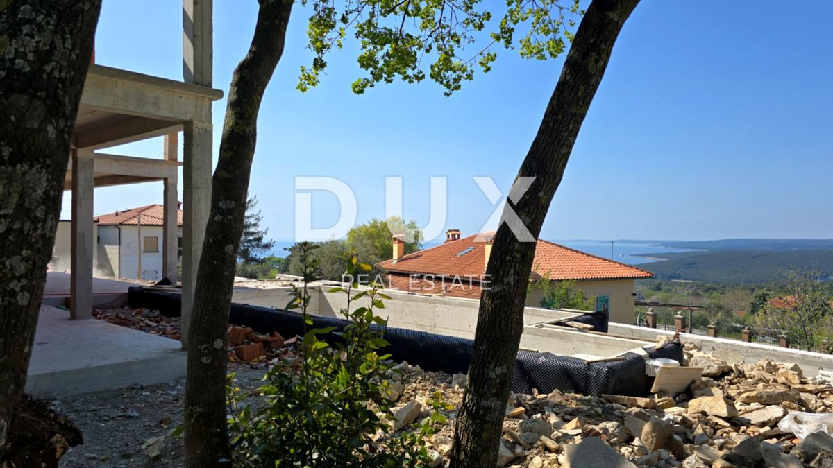 ISTRA, RABAC - Mediteranska hiša z bazenom in panoramskim pogledom na morje