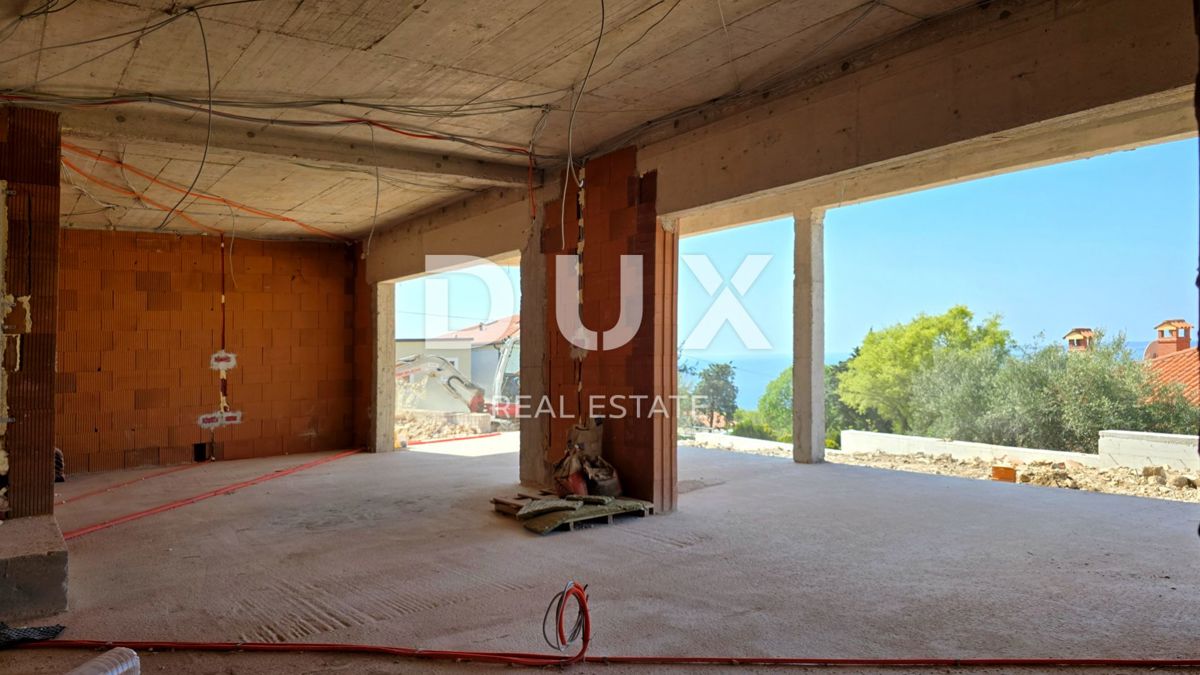 ISTRA, RABAC - Mediteranska hiša z bazenom in panoramskim pogledom na morje