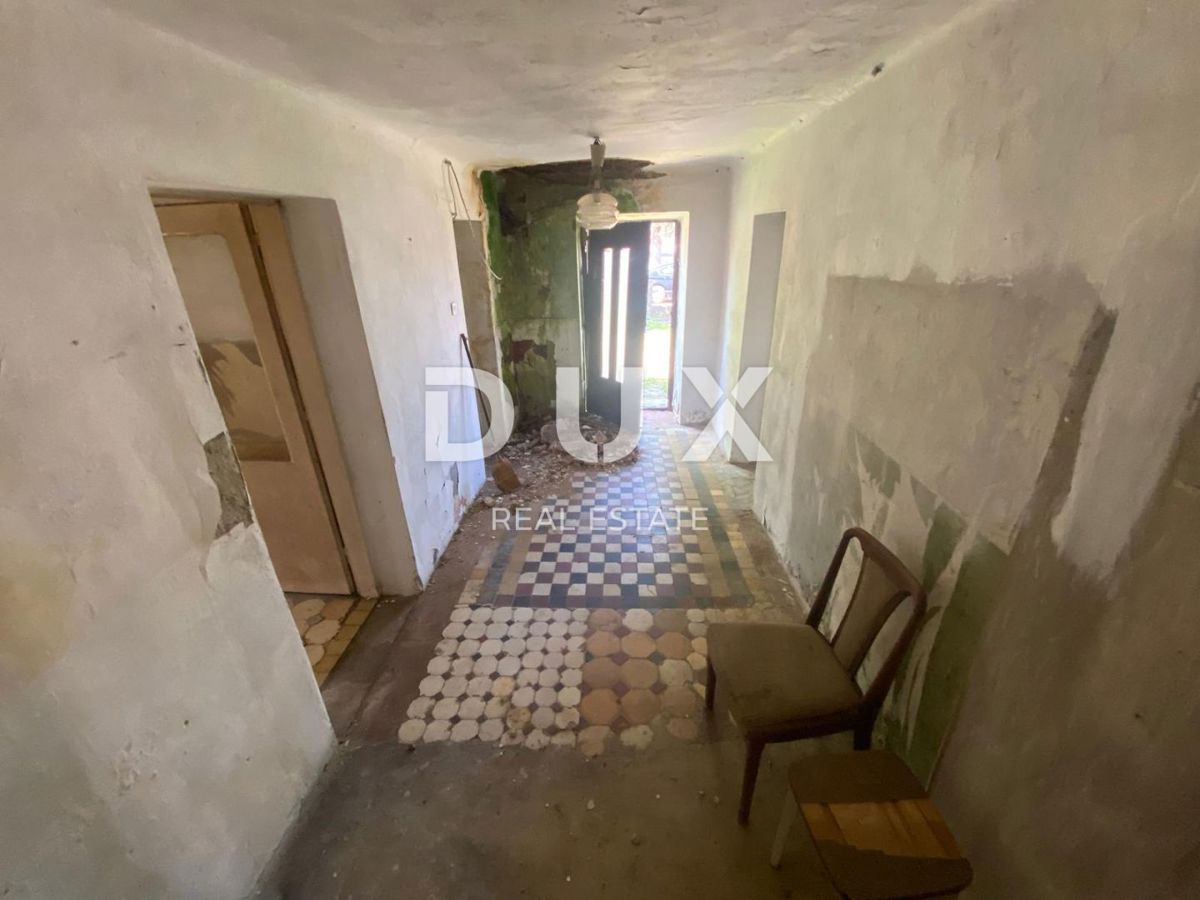 KRALJEVICA, ŠMRIKA - samostojna hiša z 1.200 m2 vrta! PRILOŽNOST!