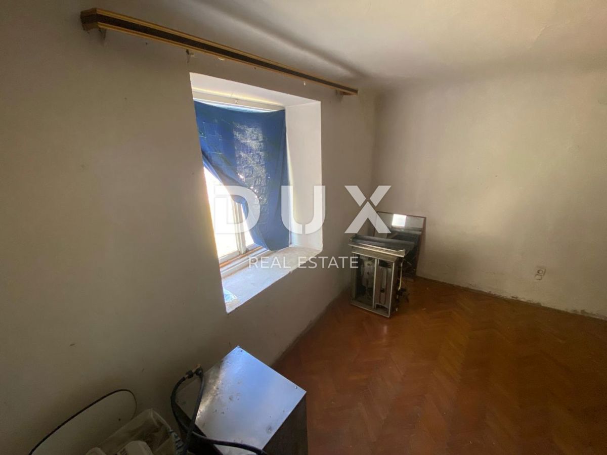 KRALJEVICA, ŠMRIKA - samostojna hiša z 1.200 m2 vrta! PRILOŽNOST!