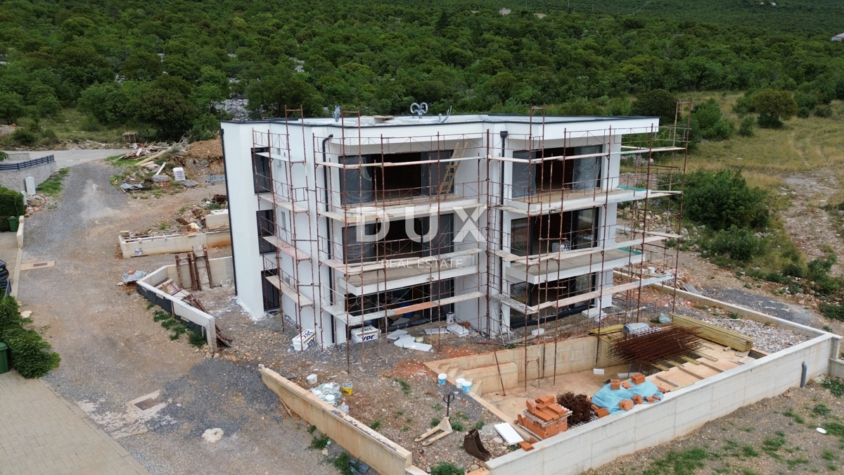 SMOKVICA - 3 spalnice + dnevna soba s skupnim bazenom 60 m od morja v novi stavbi