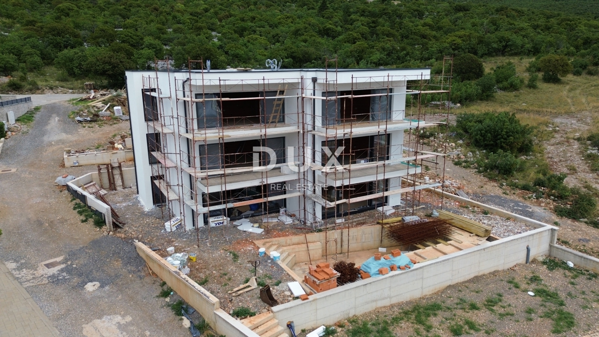 SMOKVICA - 3 spalnice + dnevna soba s skupnim bazenom 60 m od morja v novi stavbi