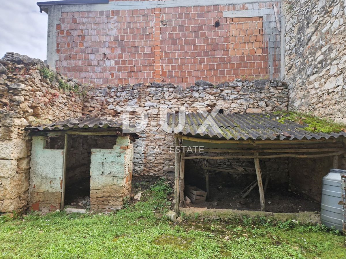 ISTRA, NOVIGRAD - Kamnita lepotica v mirni vasici
