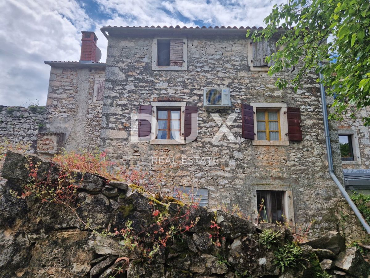 ISTRA, NOVIGRAD - Kamnita lepotica v mirni vasici