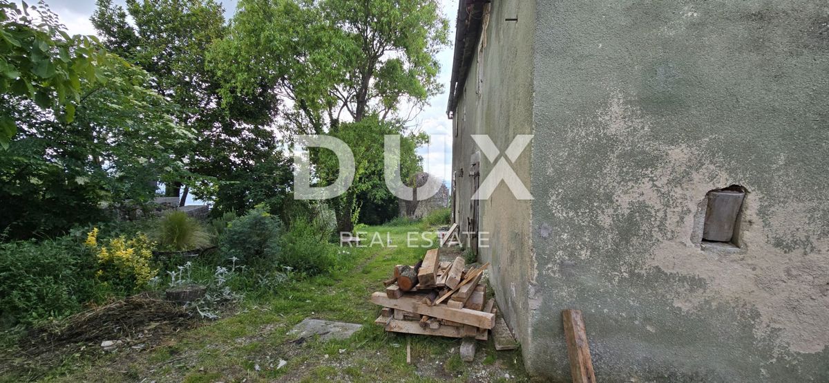 ISTRA, GRAČIŠĆE - Samostojna kamnita hiša za prenovo z razgledom