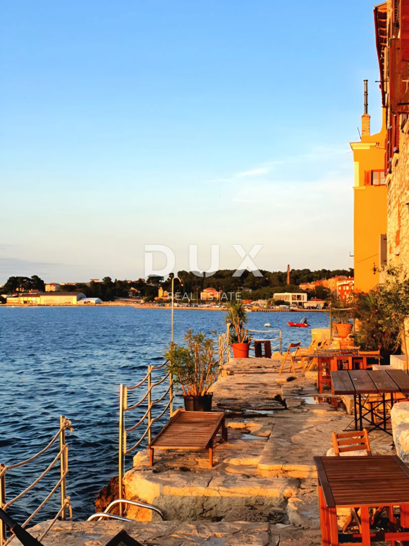 ISTRA, ROVINJ - Stanovanje z 2 spalnicama in 1 kopalnico v prvi vrsti ob morju z zasebno plažo