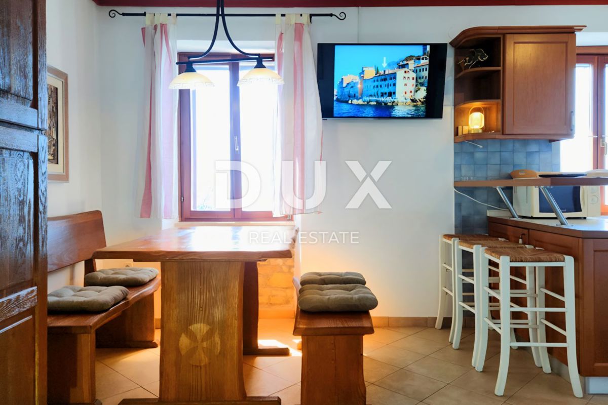 ISTRA, ROVINJ - Stanovanje z 2 spalnicama in 1 kopalnico v prvi vrsti ob morju z zasebno plažo