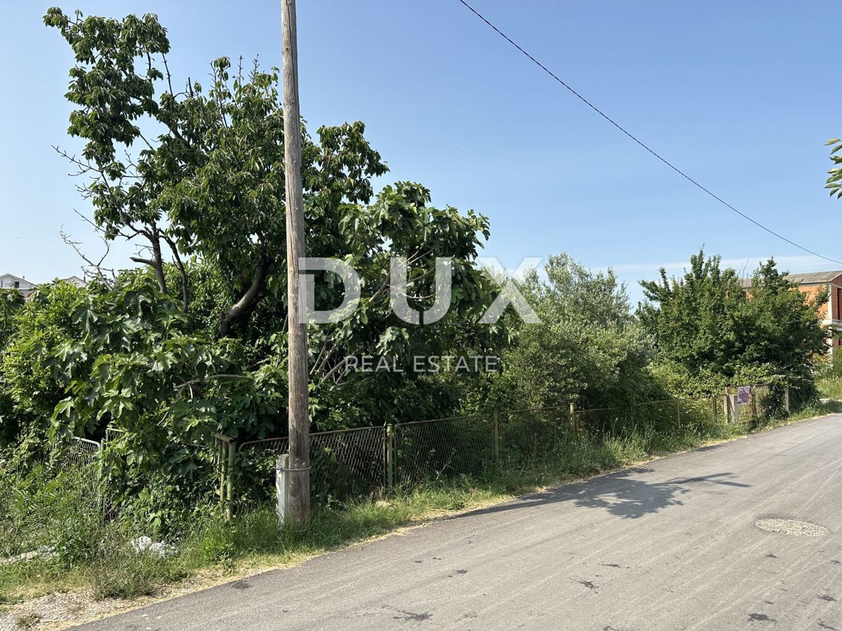 ZADAR, RDEČE HIŠE - Gradbeno zemljišče 1830m²