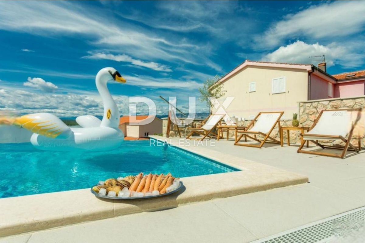 OTOK KRK, KLIMNO - stanovanje v vili 61m2, dnevna soba + 2 spalnici, pritličje, s čudovitim pogledom na morje in bazen + površina 110m2 - S1