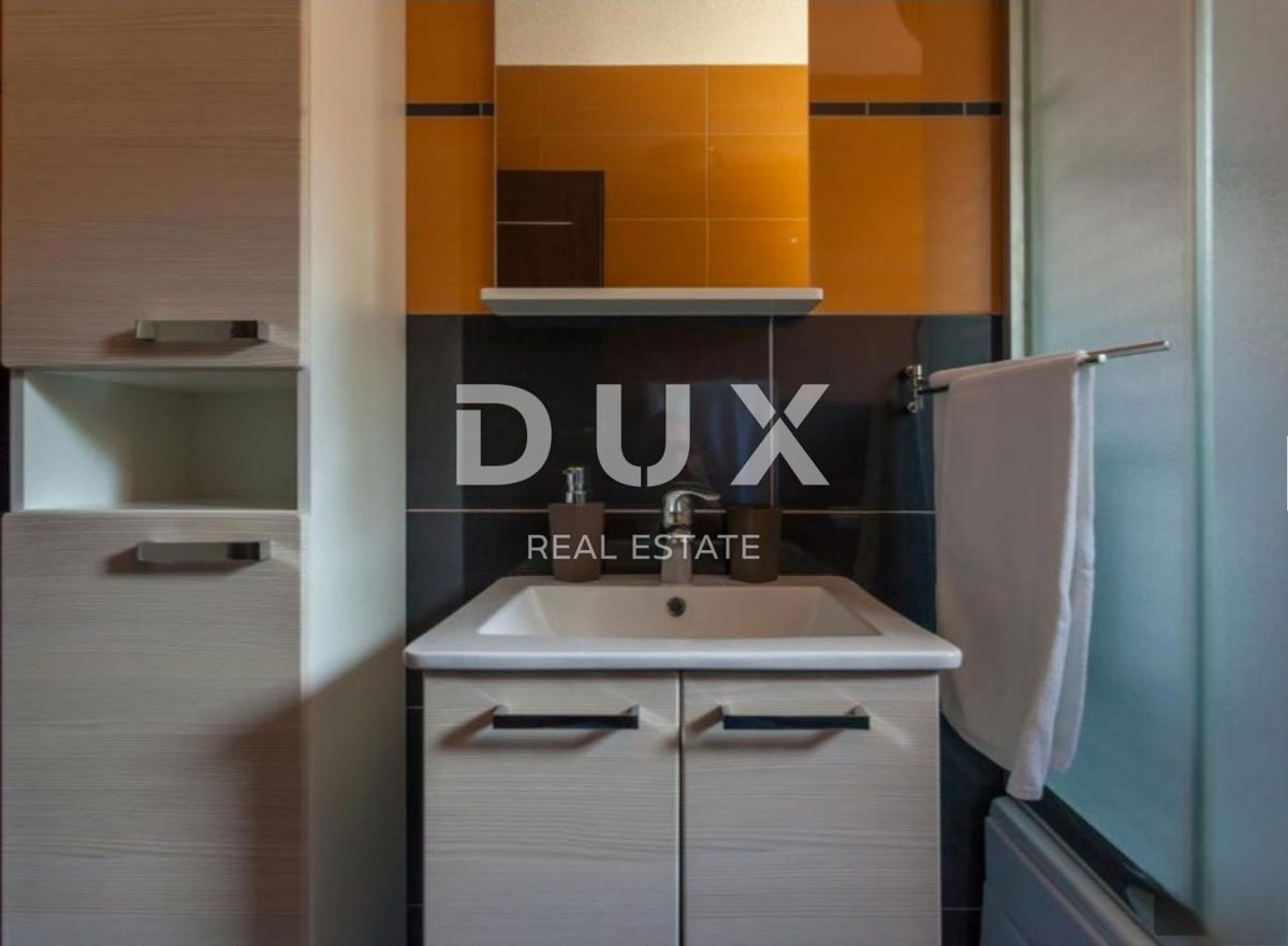 OTOK KRK, KLIMNO - stanovanje v vili 61m2, dnevna soba + 2 spalnici, pritličje, s čudovitim pogledom na morje in bazen + površina 110m2 - S1