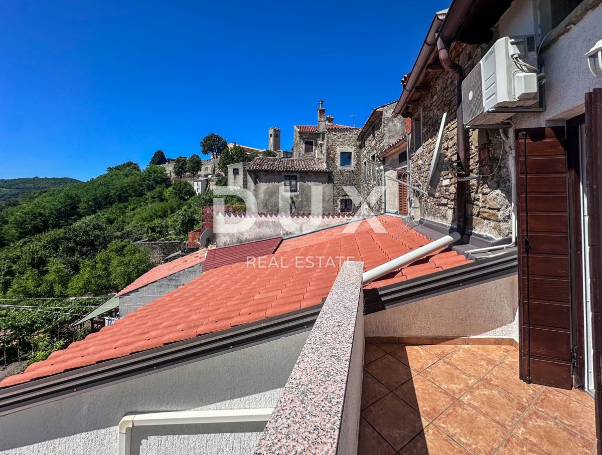 ISTRA, MOTOVON - Hiša v središču Motovuna s čudovitim razgledom 