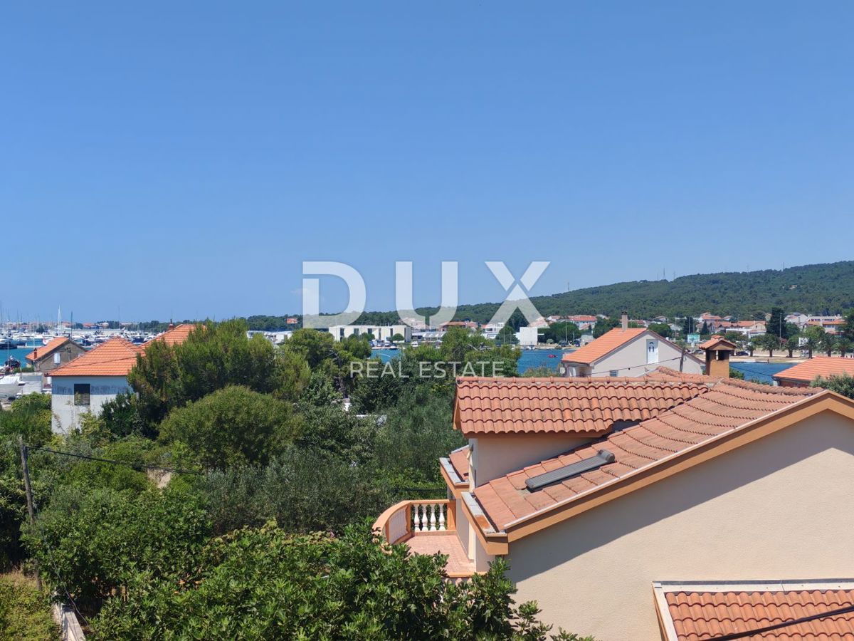 ZADAR, SUKOŠAN - Prostorno opremljeno stanovanje s pogledom na morje v bližini centra!