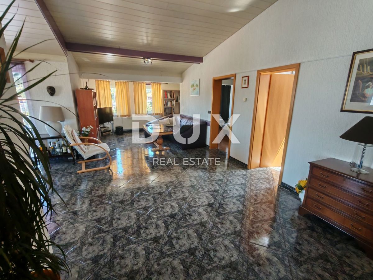 ZADAR, SUKOŠAN - Prostorno opremljeno stanovanje s pogledom na morje v bližini centra!