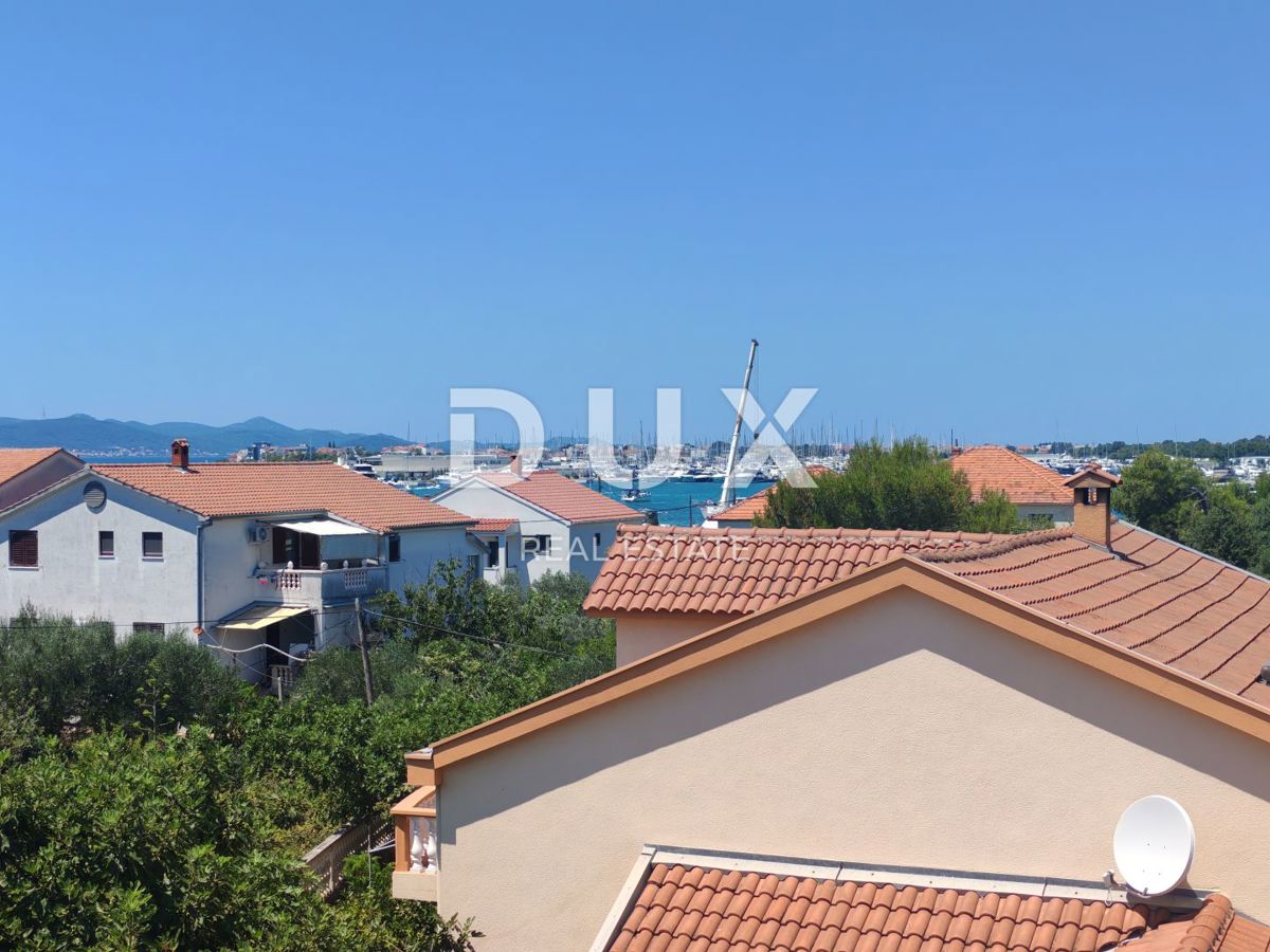 ZADAR, SUKOŠAN - Prostorno opremljeno stanovanje s pogledom na morje v bližini centra!