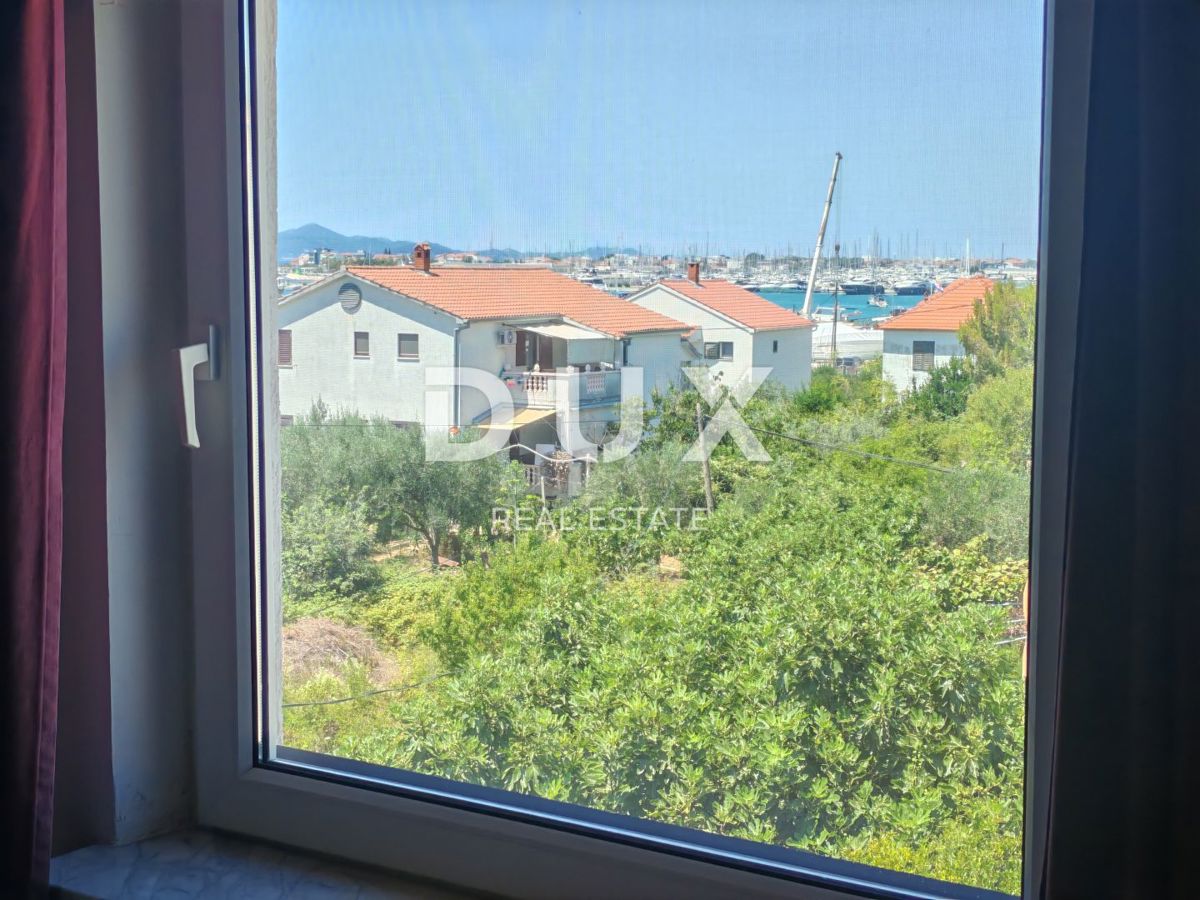 ZADAR, SUKOŠAN - Prostorno opremljeno stanovanje s pogledom na morje v bližini centra!
