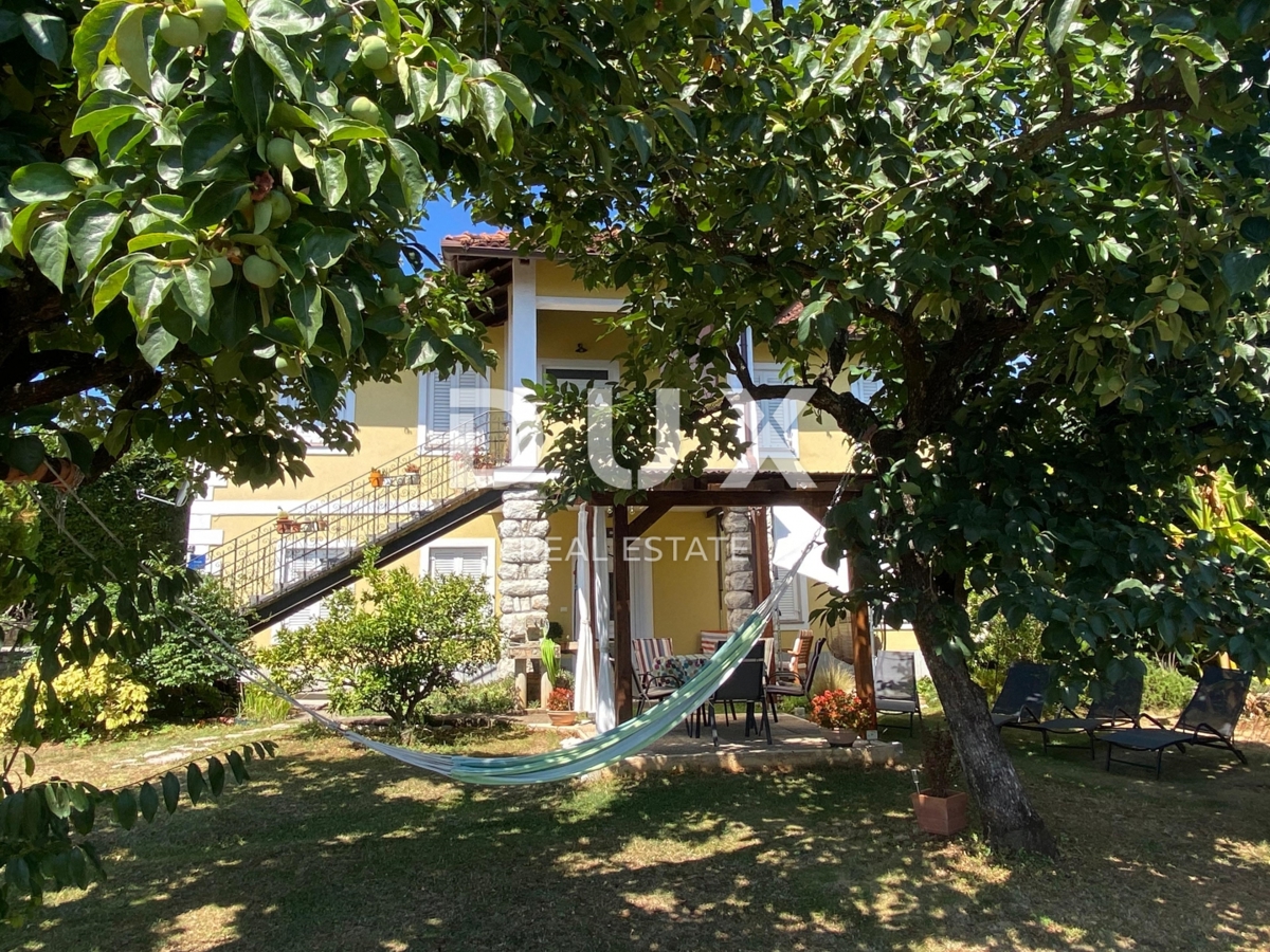 OPATIJA, IČIĆI – čudovita vila z bogatim vrtom in pogledom na morje, garažo in bližino morja