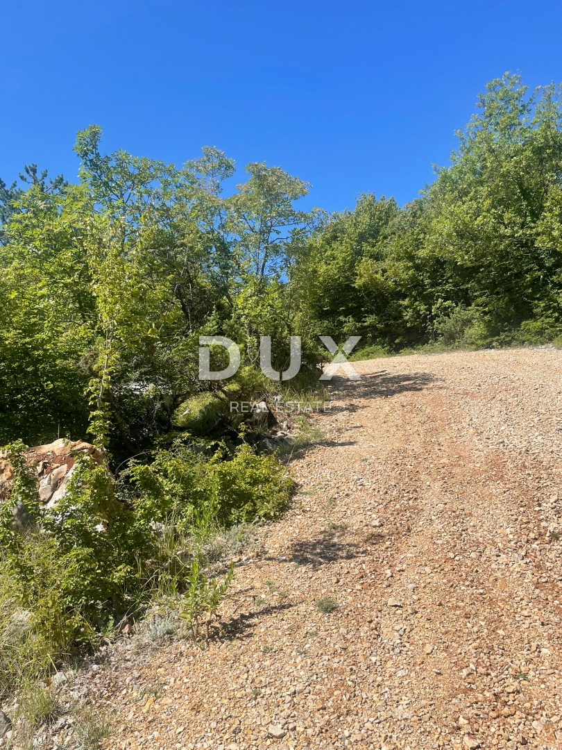 OTOK KRK, SUŽAN – Kmetijsko zemljišče 568 m² s pogledom na morje, 50 m od gradbišča!