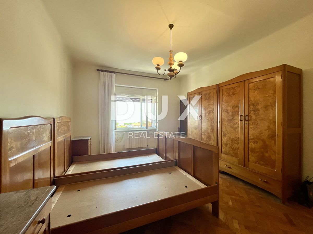 KASTAV, TRINAJSTIĆI - Vrstna hiša 1000€/m2 - PRILOŽNOST!!!