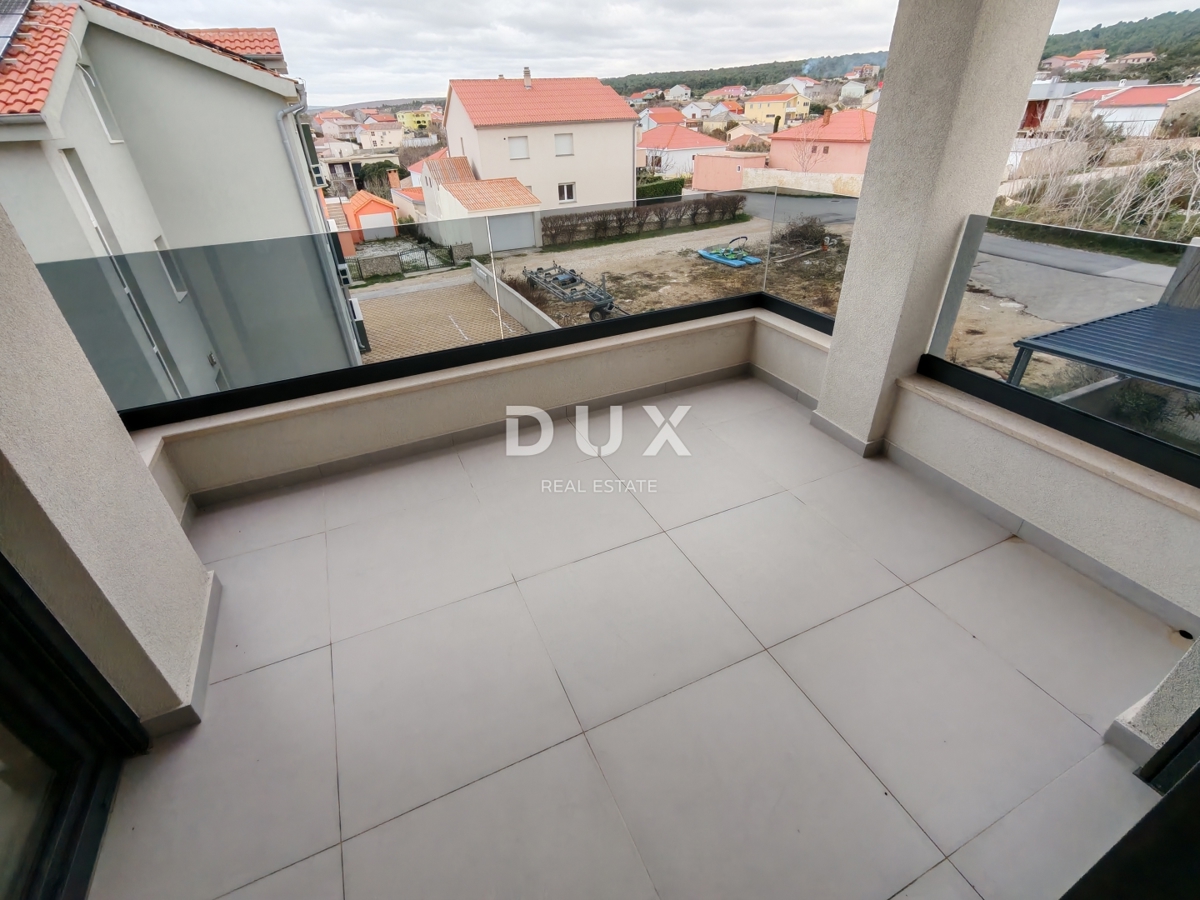 ZADAR, RAŽANAC - Novogradnja! Talno ogrevanje, dvigalo, pogled na morje, shramba...! S5