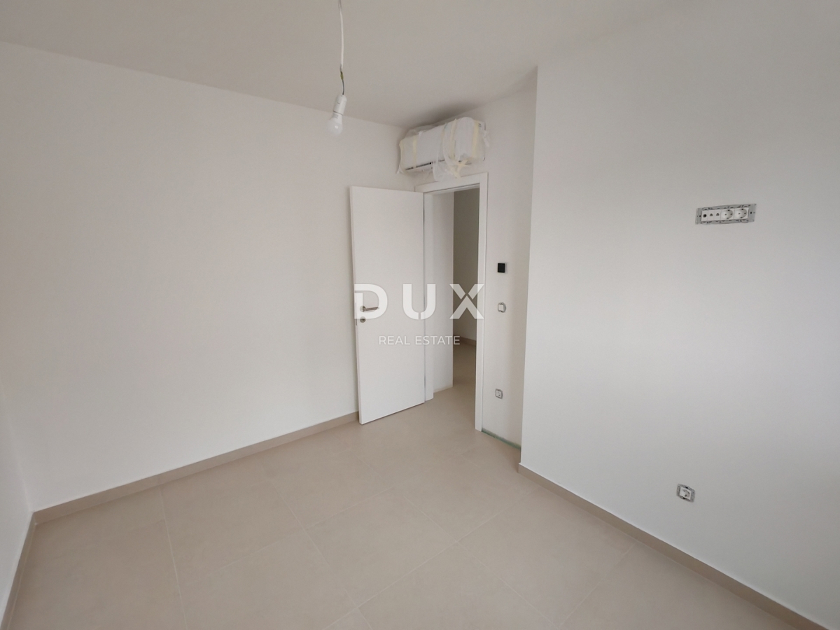 ZADAR, RAŽANAC - Novogradnja! Talno ogrevanje, dvigalo, pogled na morje, shramba...! S5