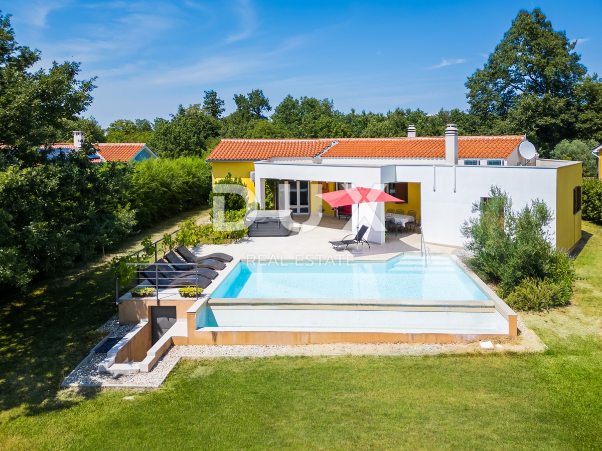 ISTRA, SVETVINČENAT - Moderna vila na odlični lokaciji