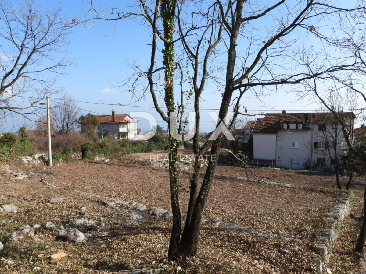 OPATIJA, IČIĆI - gradbeno zemljišče 2800m2 Z LOKACIJSKIM DOVOLJENJEM!! In s pogledom na morje za stanovanjski objekt - stanovanja/apartmaje